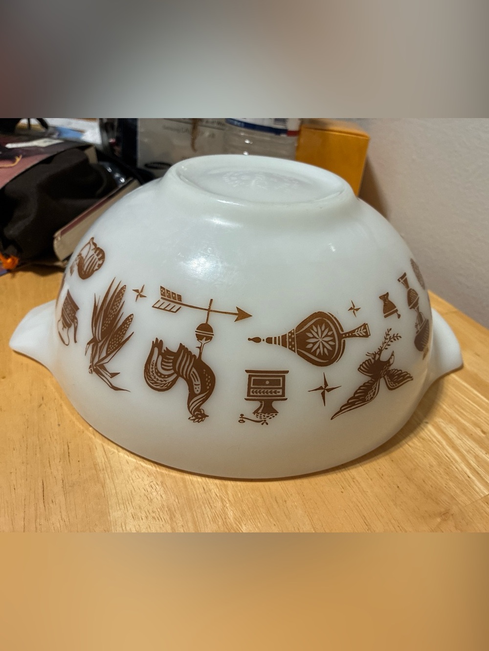 Vintage Pyrex Early American “Cinderella” White Milk Bowl Overware 2.5 Qt #443